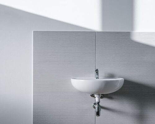 interior-tile-shadow-wall